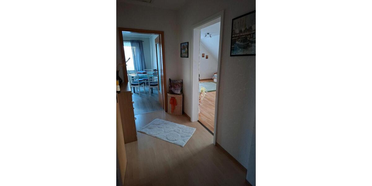 Dachgeschoßwohnung Sarstedt - 4 Zimmer, 86 m&sup2;, 50&euro; | Angebot:24408482