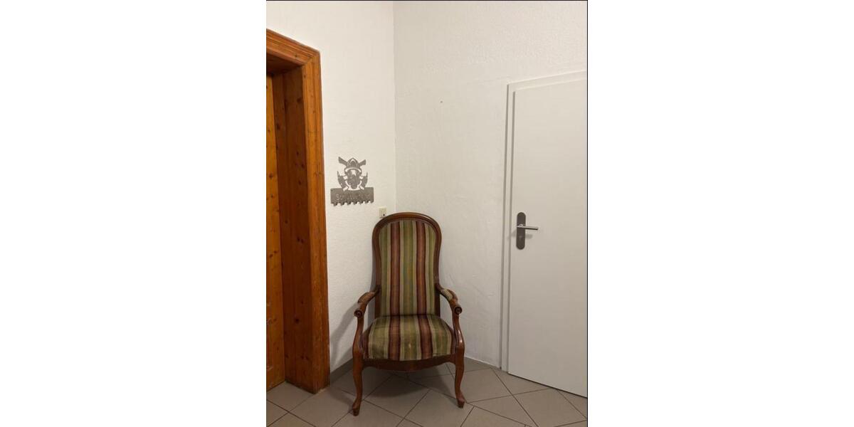 Etagenwohnung Heere - 3 Zimmer, 100 m&sup2;, 100&euro; | Angebot:25236427