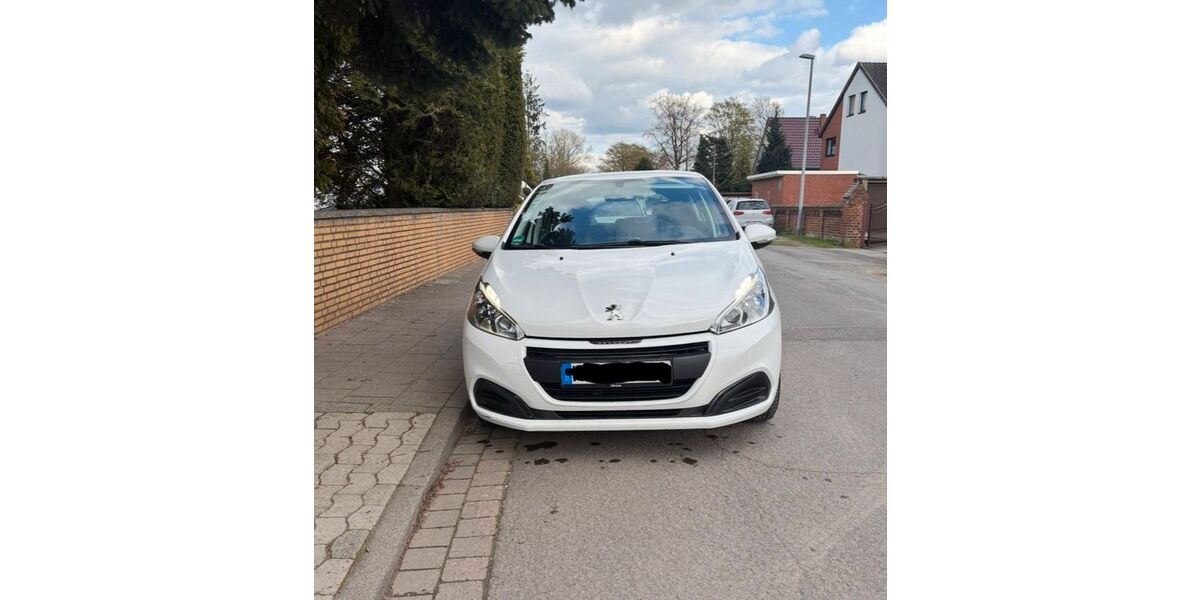 Peugeot 208 121.800 km 3.850 &euro; Hannover 30419