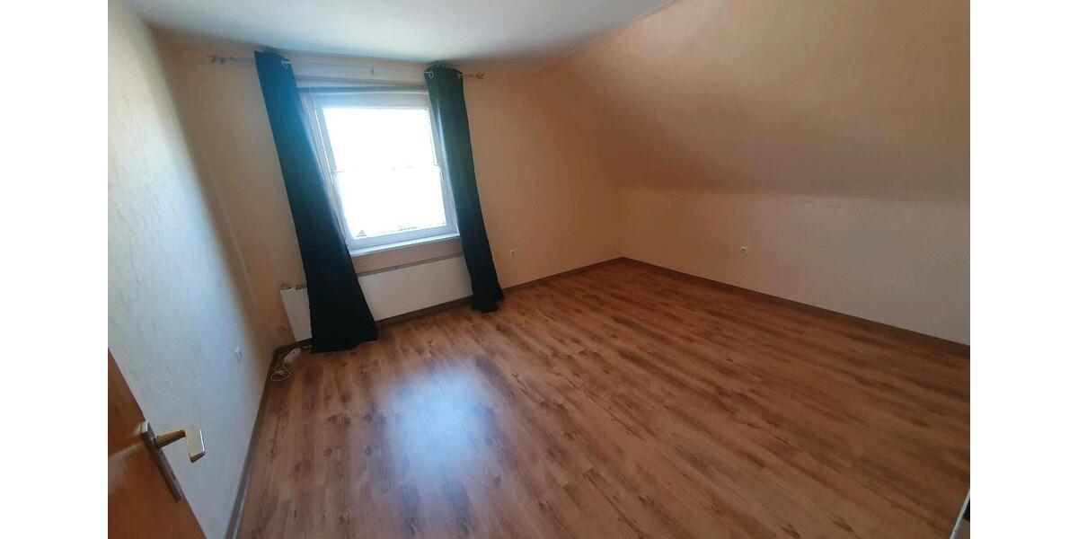 Dachgeschoßwohnung Hildesheim Bockfeld - 3 Zimmer, 75 m&sup2;, 600&euro; | Angebot:26354119