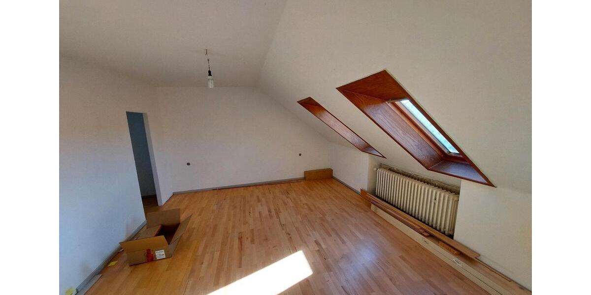 Etagenwohnung Hildesheim Itzum-Marienburg - 7 Zimmer, 15 m&sup2;, 300&euro; | Angebot:25418755
