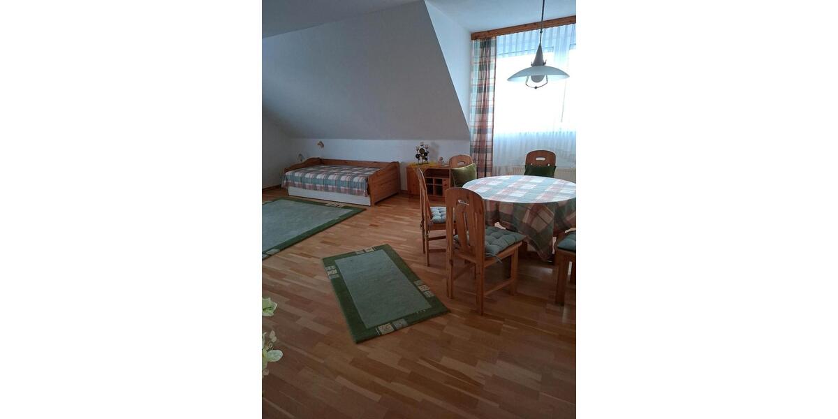 Dachgeschoßwohnung Sarstedt - 4 Zimmer, 86 m&sup2;, 50&euro; | Angebot:24408482