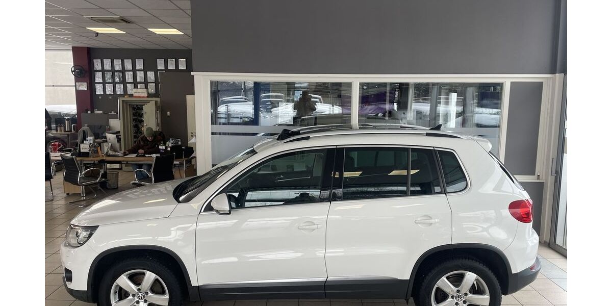 VW Tiguan 182.087 km 11.990 &euro; Hannover 30419