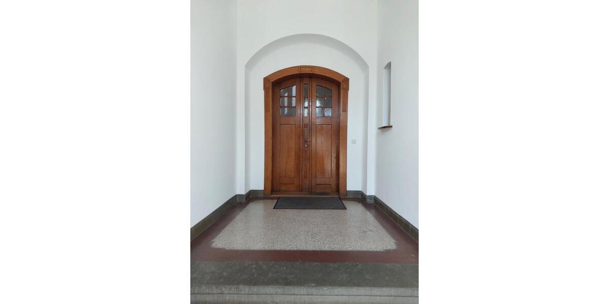 Etagenwohnung Hildesheim - 3.5 Zimmer, 225 m&sup2;, 2.150&euro; | Angebot:25917977