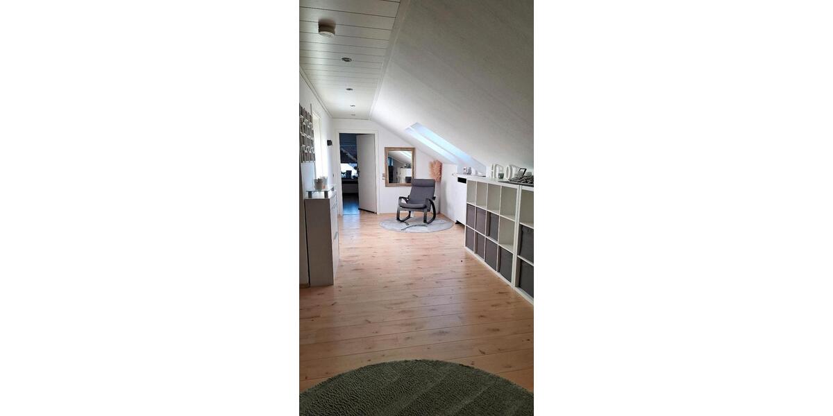 Dachgeschoßwohnung Ilsede - 4 Zimmer, 118 m&sup2;, 240.000&euro; | Angebot:24385409
