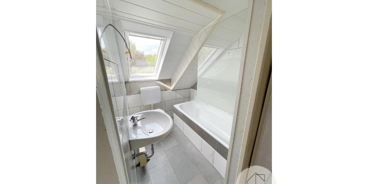 Dachgeschoßwohnung Salzhemmendorf - 1 Zimmer, 12 m&sup2;, 220&euro; | Angebot:23862499