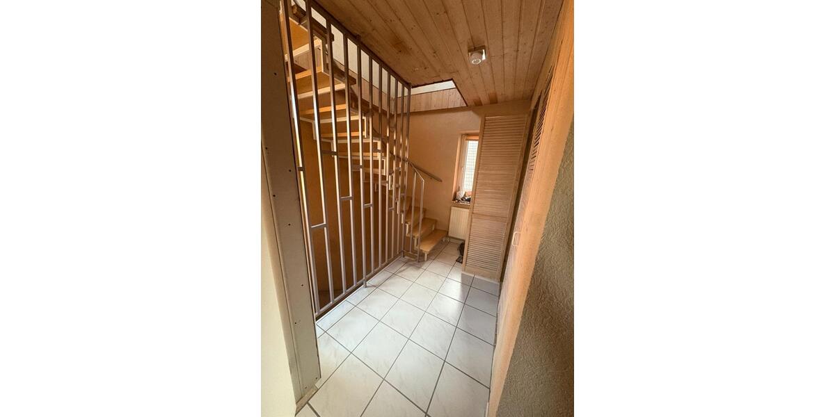 Etagenwohnung Lehrte - 4 Zimmer, 102 m&sup2;, 900&euro; | Angebot:25179397