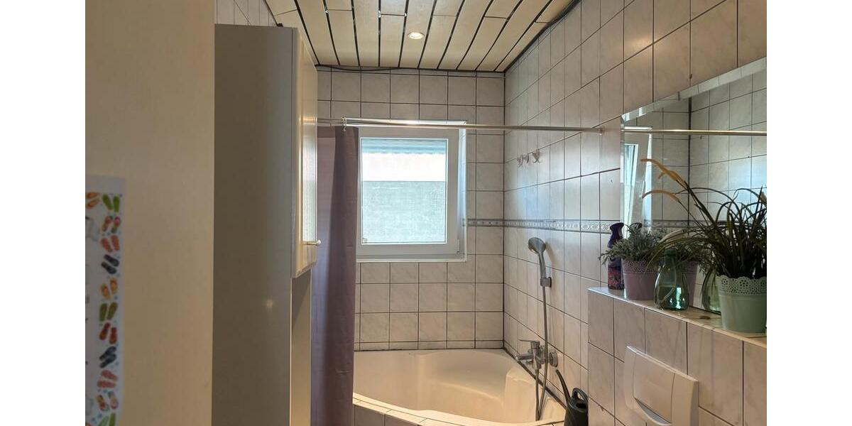 Erdgeschoßwohnung Lehrte - 3 Zimmer, 95 m&sup2;, 1.100&euro; | Angebot:26025261