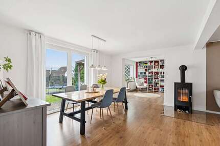 Haus Peine Südstadt - 8 Zimmer, 211 m&sup2;, 399.000&euro; | Angebot:26475386
