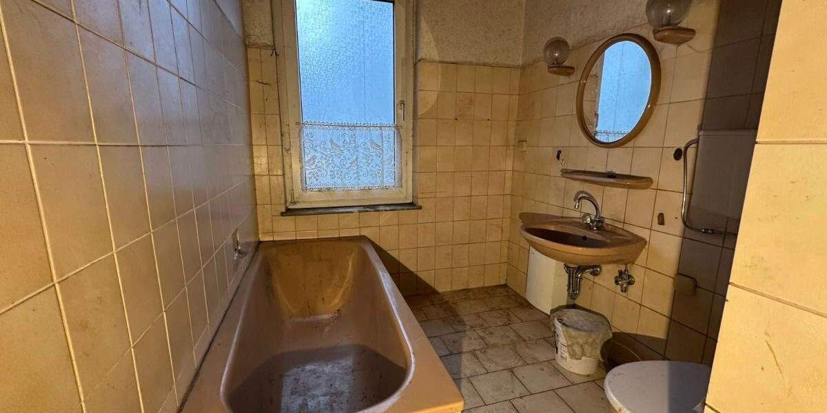 Einfamilienhaus Gronau - 6 Zimmer, 168 m&sup2;, 139.000&euro; | Angebot:25927985