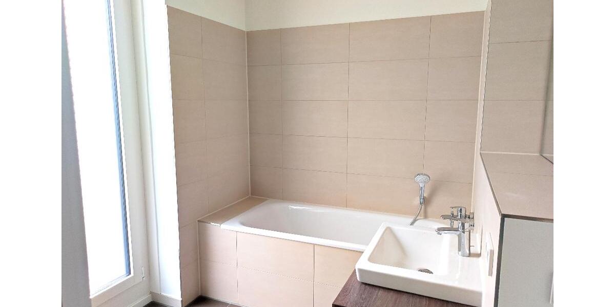 Etagenwohnung Hannover - 2 Zimmer, 99 m&sup2;, 1.590&euro; | Angebot:25438426