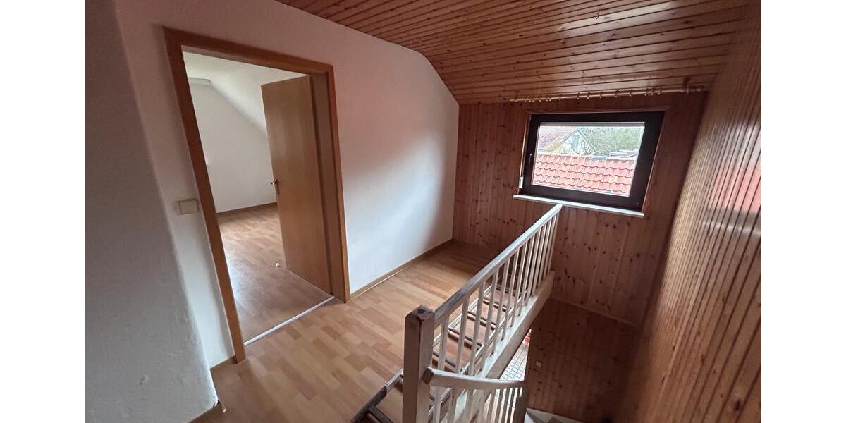 Doppelhaushälfte Sehnde - 3 Zimmer, 110 m&sup2;, 1.300&euro; | Angebot:25876062