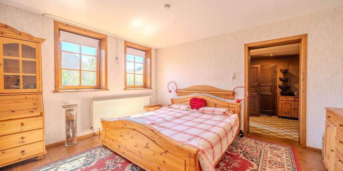 Mehrfamilienhaus, Wohnhaus Giesen Emmerke - 8 Zimmer, 175 m&sup2;, 325.000&euro; | Angebot:25671920