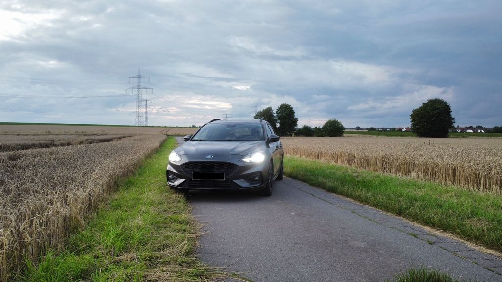 Ford Focus 124.400 km 11.700 &euro; Sarstedt 31157