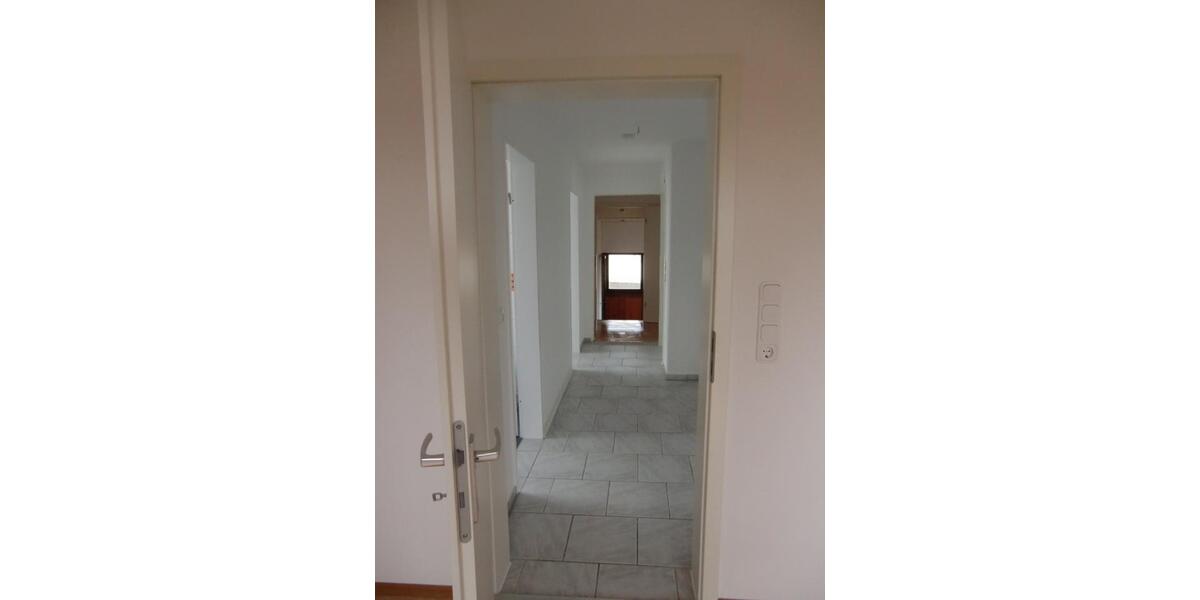 Dachgeschoßwohnung Söhlde - 4 Zimmer, 84 m&sup2;, 540&euro; | Angebot:25588597