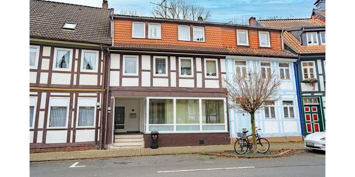Mehrfamilienhaus, Wohnhaus Bad Salzdetfurth Detfurth - 7 Zimmer, 290 m&sup2;, 220.000&euro; | Angebot:25835327
