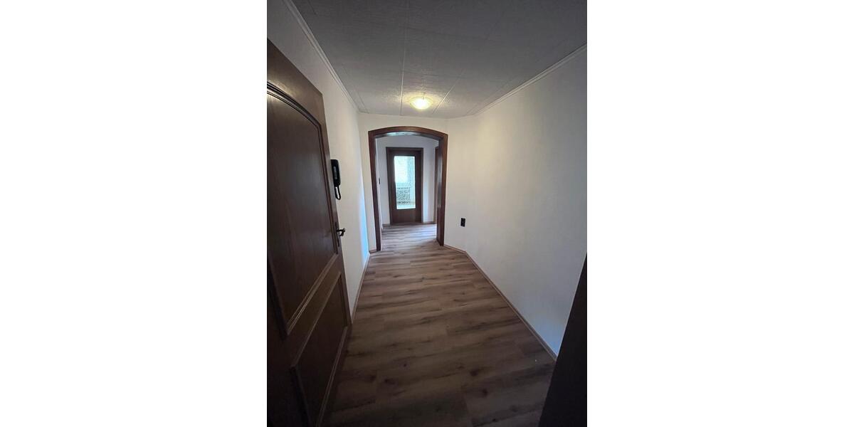 Reihenhaus Delligsen - 7 Zimmer, 195 m&sup2;, 1.050&euro; | Angebot:26603333