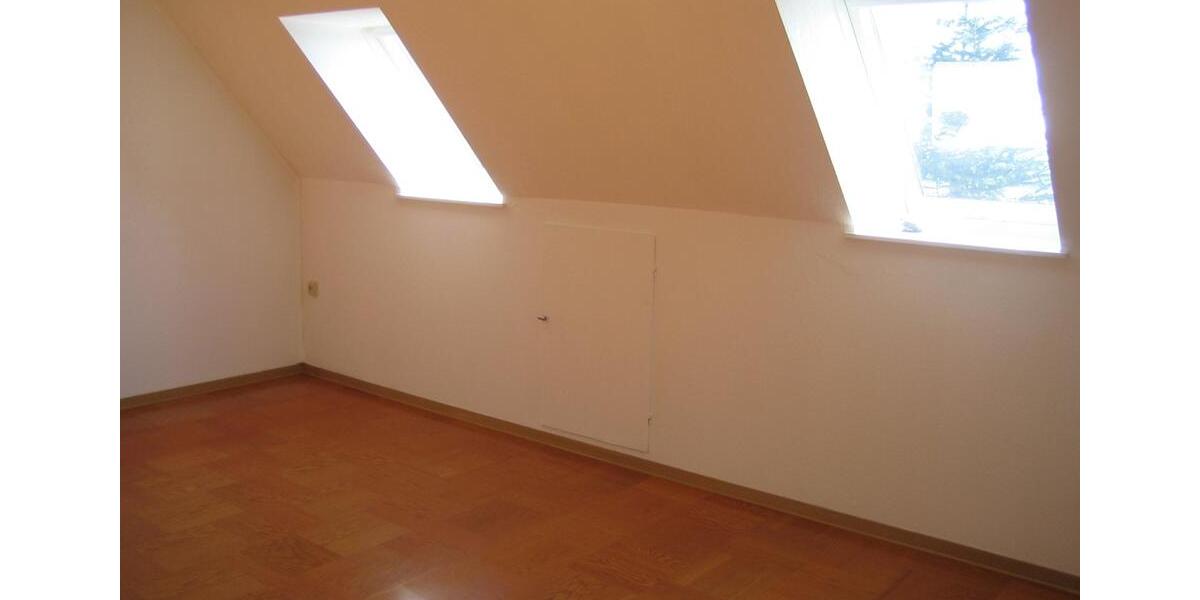 Dachgeschoßwohnung Salzhemmendorf - 3.5 Zimmer, 88 m&sup2;, 450&euro; | Angebot:25943331