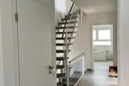 Haus Hohenhameln - 5 Zimmer, 140 m&sup2;, 1.340&euro; | Angebot:26051501