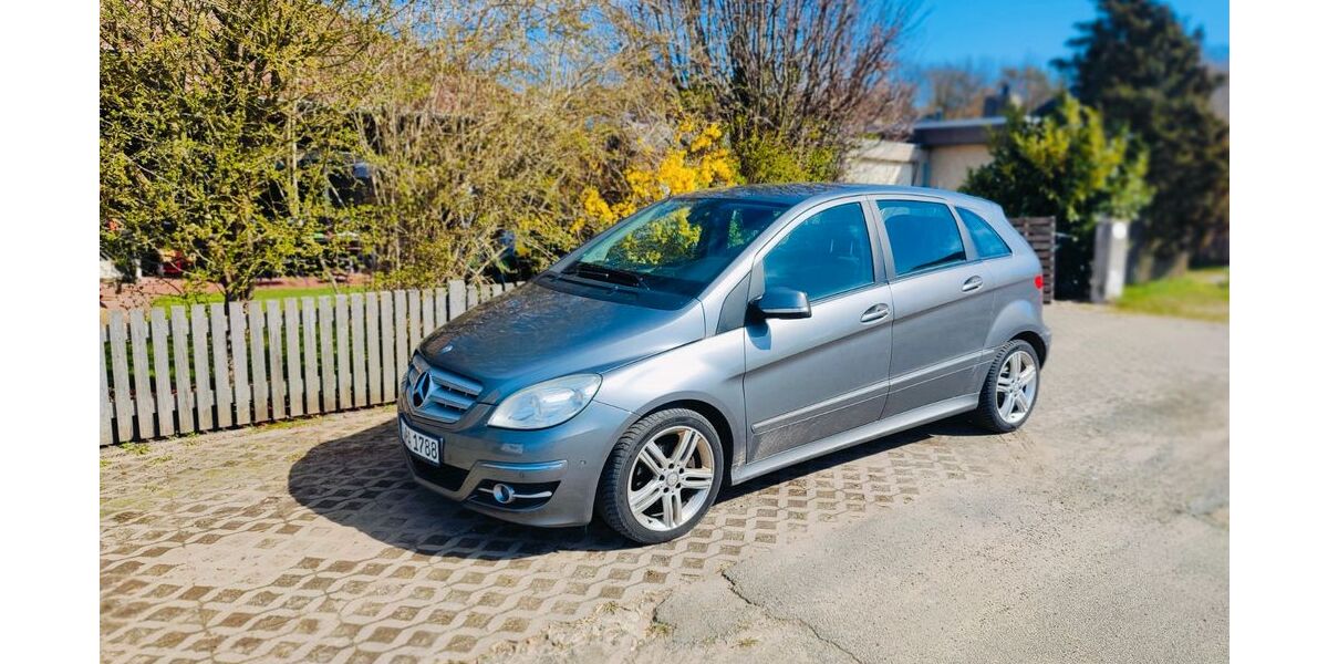 Mercedes-Benz B 180 318.000 km 2.800 &euro; Lehrte 31275