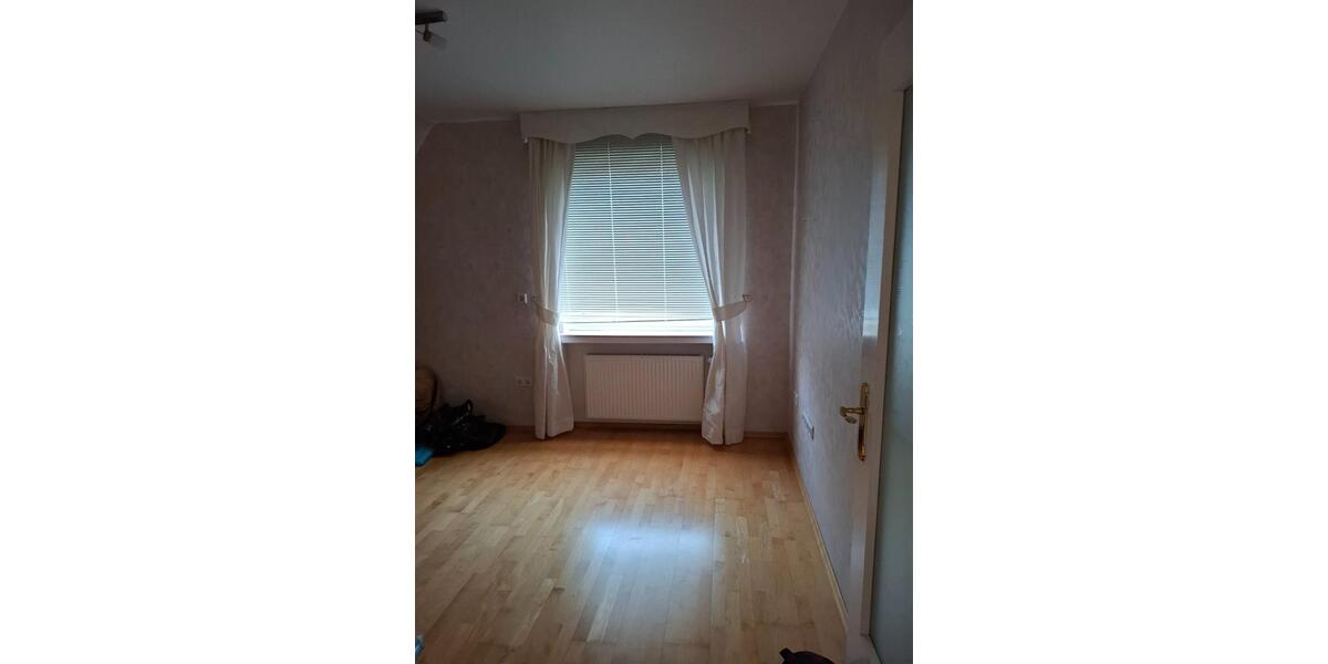 Einfamilienhaus Lehrte - 8 Zimmer, 141 m&sup2;, 375.000&euro; | Angebot:25552867