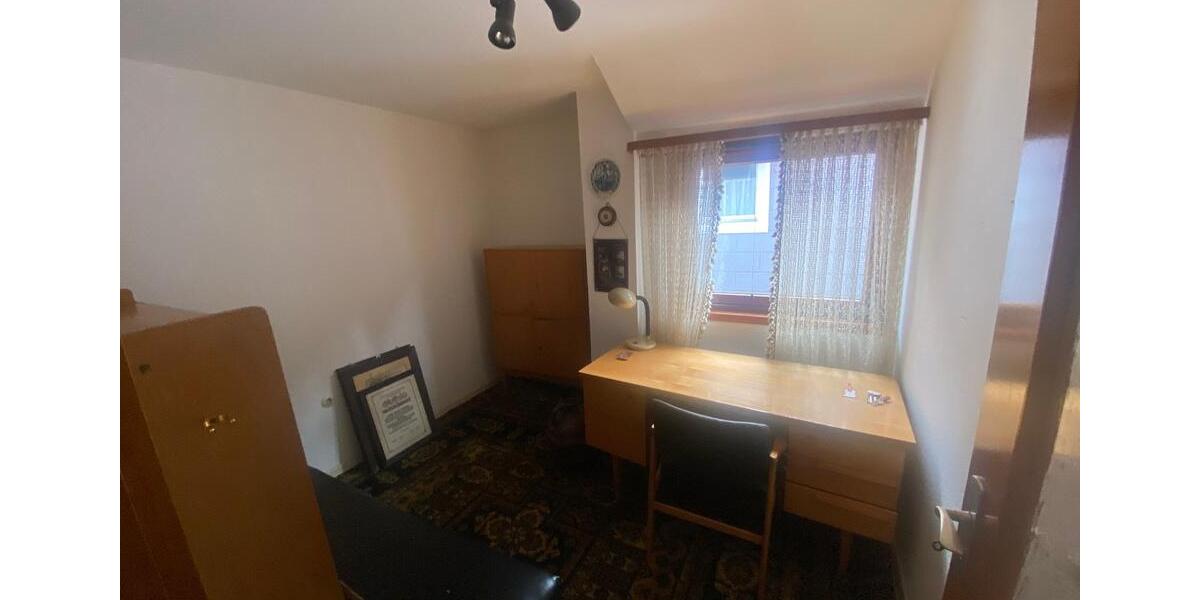 Etagenwohnung Hildesheim - 9 Zimmer, 228 m&sup2;, 1.650&euro; | Angebot:25022857