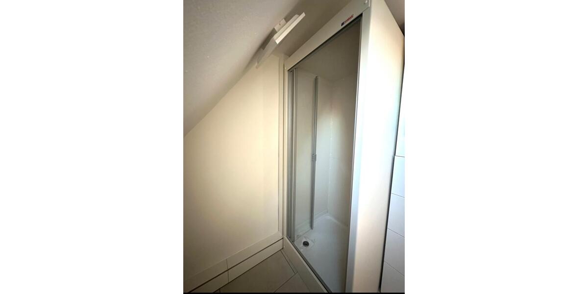 Dachgeschoßwohnung Hildesheim Himmelsthür - 1 Zimmer, 25 m&sup2;, 300&euro; | Angebot:25925793