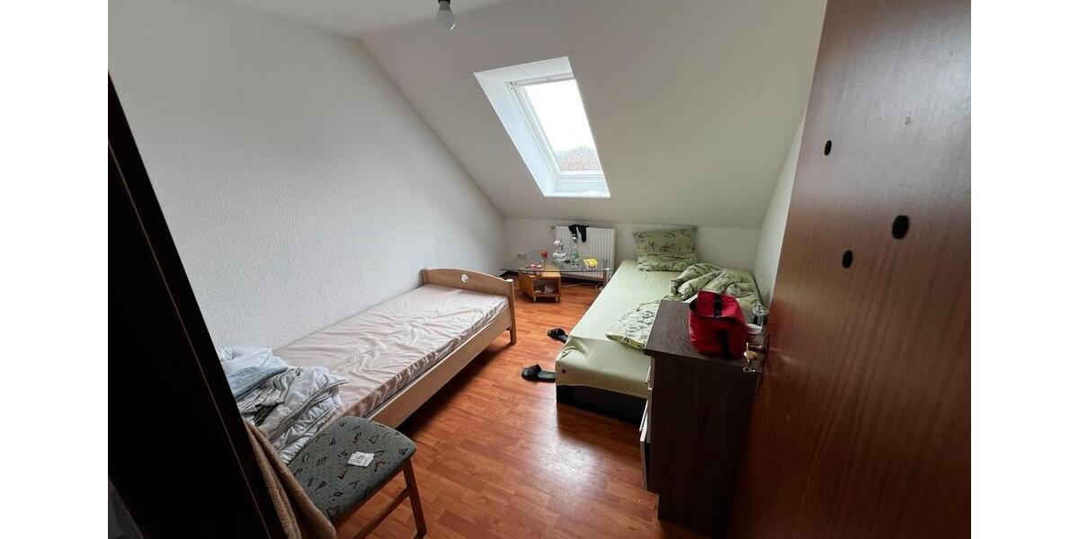 Dachgeschoßwohnung Salzgitter Ortschaft Nord - 8 Zimmer, 130 m&sup2;, 1.100&euro; | Angebot:26536399