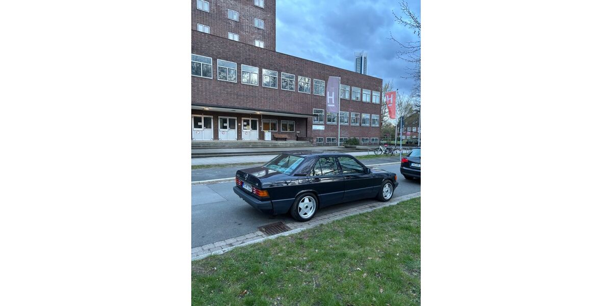 Mercedes-Benz 190 284.057 km 4.500 &euro; Hannover 30159