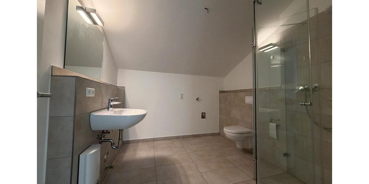 Dachgeschoßwohnung Laatzen - 2 Zimmer, 82 m&sup2;, 1.090&euro; | Angebot:26541033