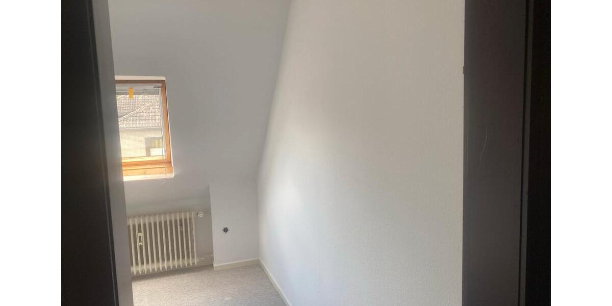 Dachgeschoßwohnung Hildesheim Itzum-Marienburg - 3 Zimmer, 86 m&sup2;, 860&euro; | Angebot:26644686