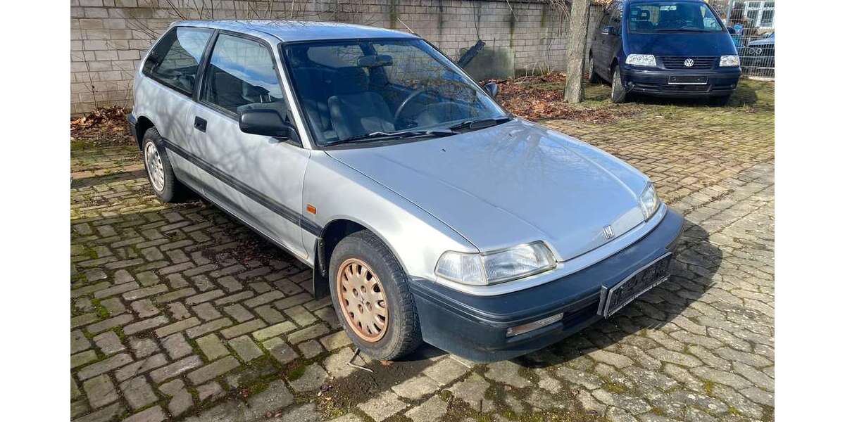 Honda Civic 122.000 km 2.700 &euro; Hildesheim 31137