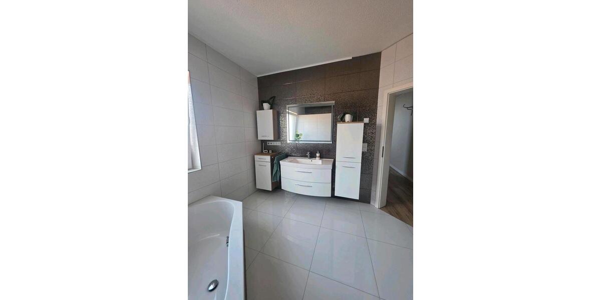 Einfamilienhaus Giesen - 7 Zimmer, 237 m&sup2;, 669.000&euro; | Angebot:26003769