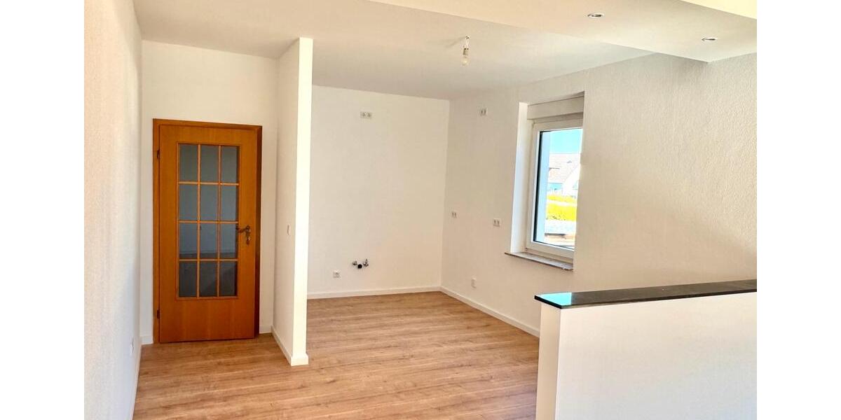 Erdgeschoßwohnung Giesen - 3.5 Zimmer, 128 m&sup2;, 1.150&euro; | Angebot:25957327