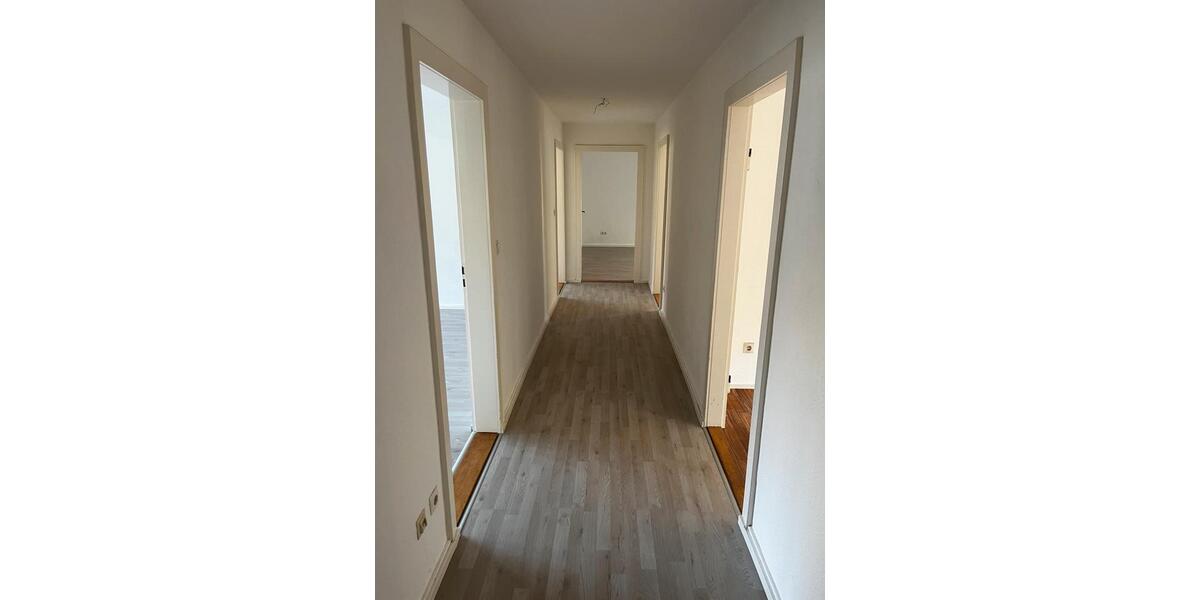 Dachgeschoßwohnung Hildesheim - 4 Zimmer, 92 m&sup2;, 695&euro; | Angebot:25149293