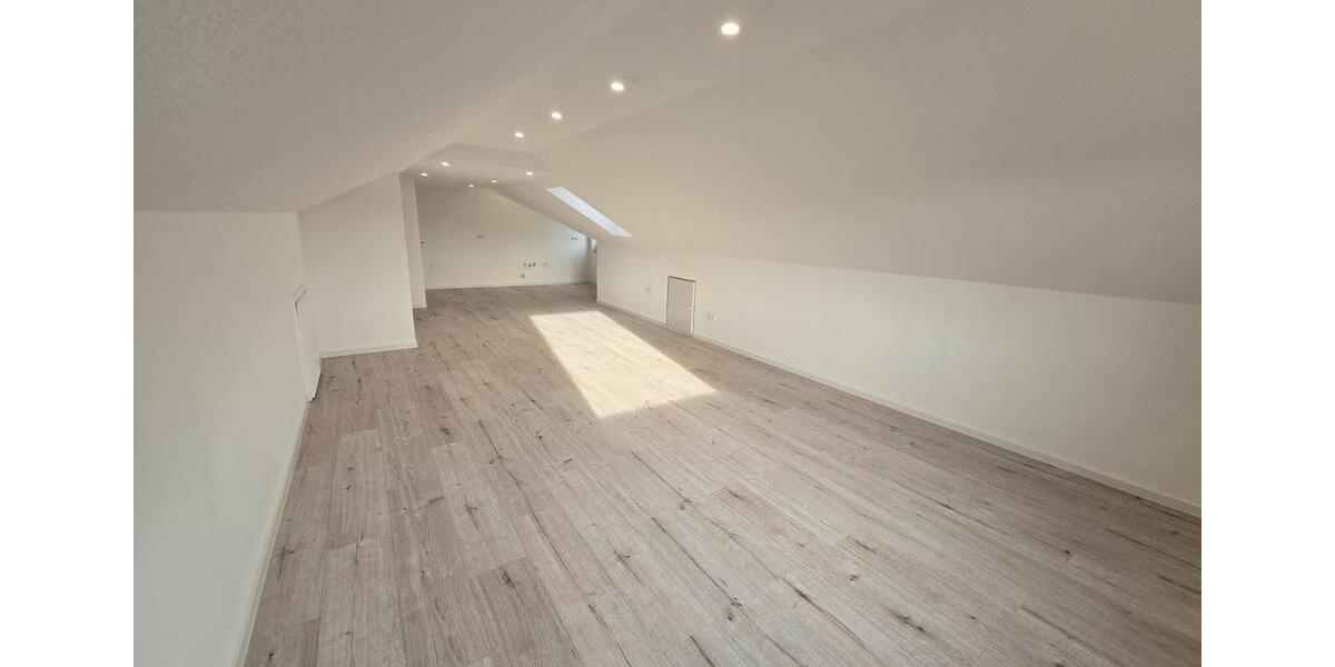 Dachgeschoßwohnung Ronnenberg - 3 Zimmer, 97 m&sup2;, 900&euro; | Angebot:25674744