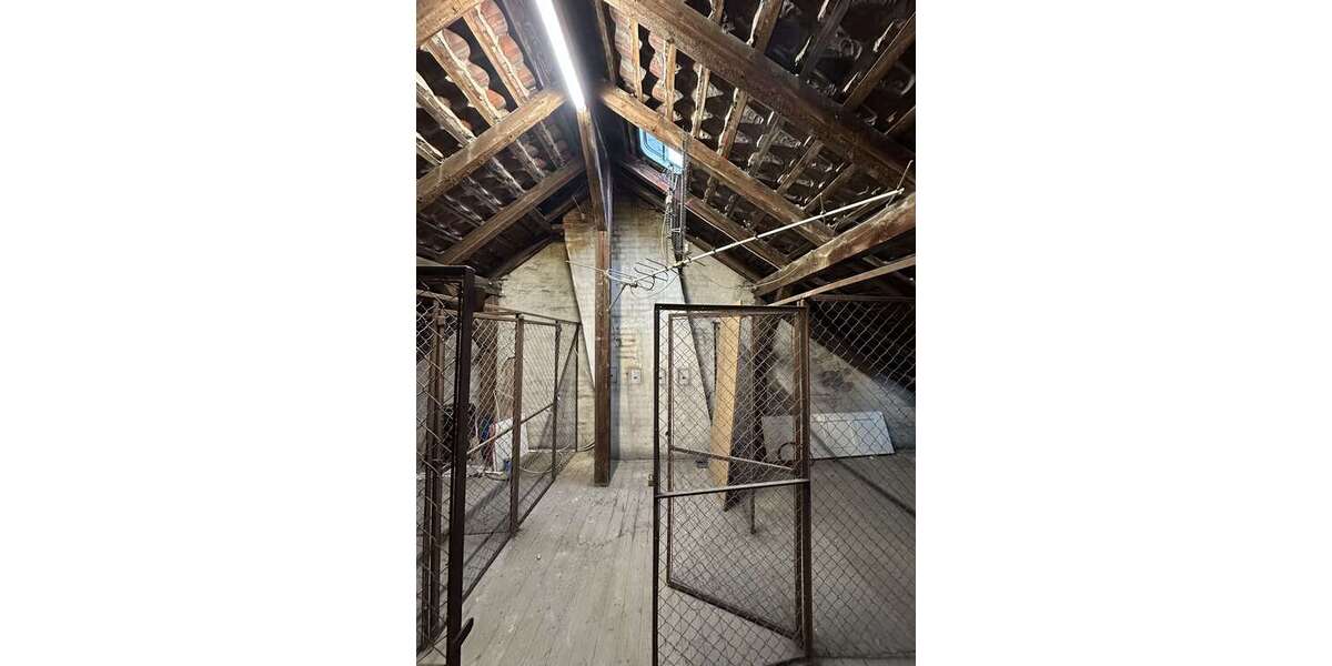 Etagenwohnung Hannover Buchholz-Kleefeld - 7 Zimmer, 165 m&sup2;, 199.000&euro; | Angebot:24837411