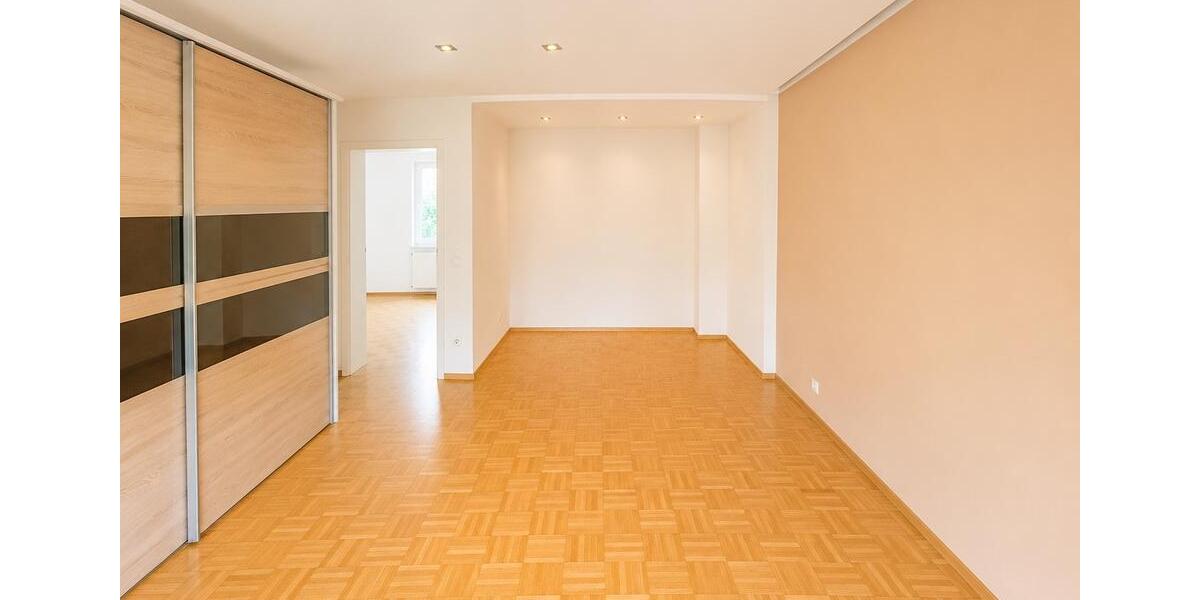 Hochparterre Laatzen - 4 Zimmer, 165 m&sup2;, 2.000&euro; | Angebot:26616525