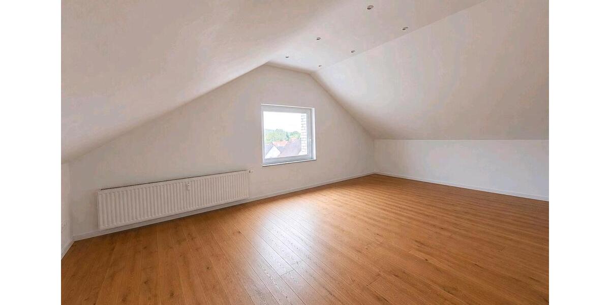 Dachgeschoßwohnung Coppenbrügge - 3.5 Zimmer, 90 m&sup2;, 675&euro; | Angebot:26656890