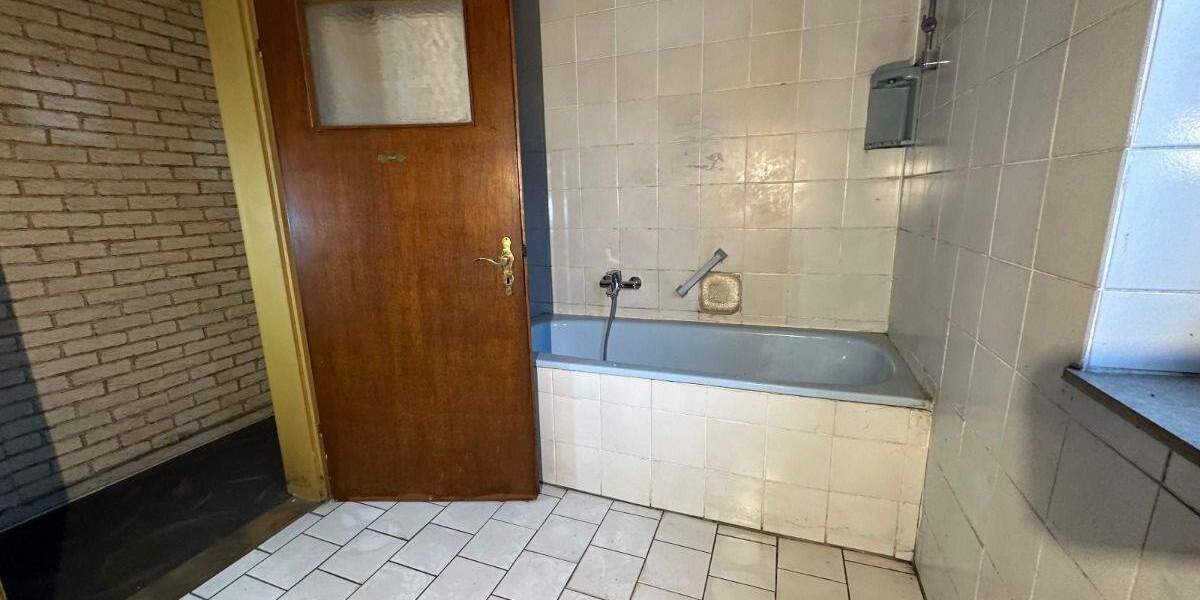 Einfamilienhaus Gronau - 6 Zimmer, 168 m&sup2;, 139.000&euro; | Angebot:25927985