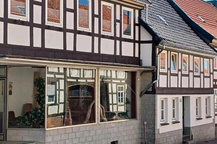 Haus Bad Salzdetfurth - 4 Zimmer, 151 m&sup2;, 260.000&euro; | Angebot:25722721