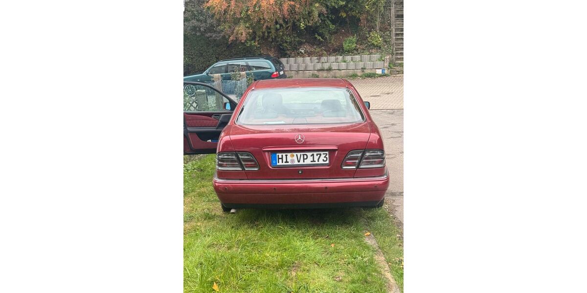 Mercedes-Benz E 200 275.000 km 3.300 &euro; Alfeld 31061