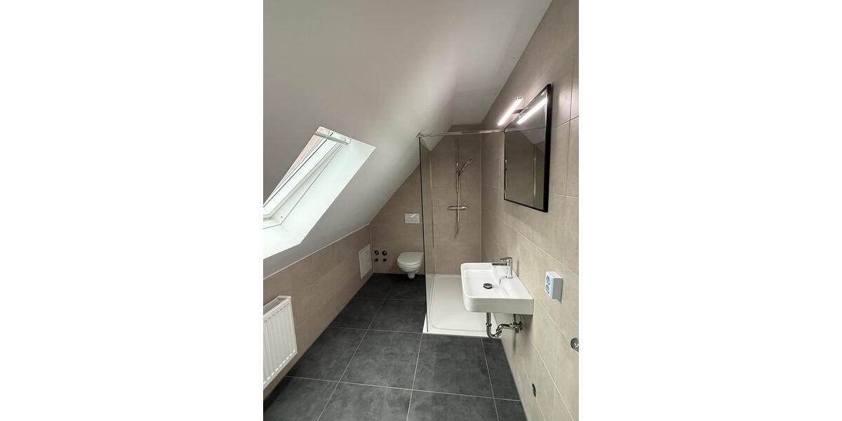 Dachgeschoßwohnung Springe - 2.5 Zimmer, 83 m&sup2;, 750&euro; | Angebot:25806695