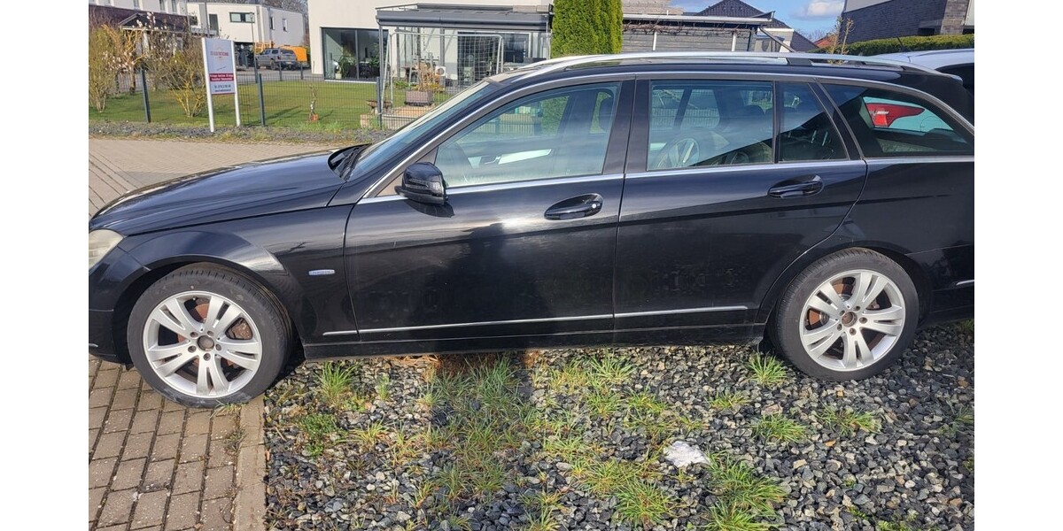 Mercedes-Benz 200er-Serie 371.000 km 2.400 &euro; Peine 31224