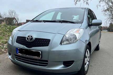 Toyota Yaris 99.999 km 3.200 &euro; Sarstedt 31157