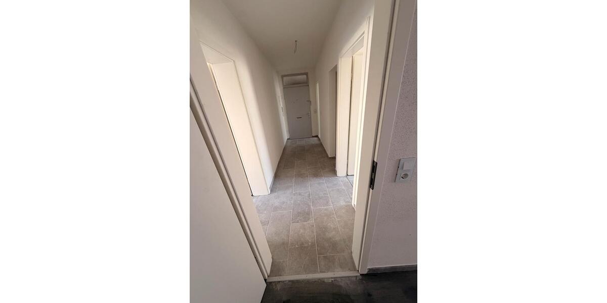 Etagenwohnung Hannover - 2 Zimmer, 75 m&sup2;, 1.000&euro; | Angebot:25844762