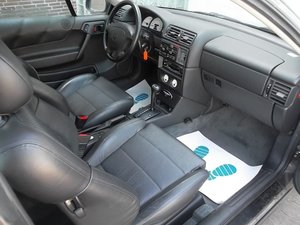 Opel Calibra LAST EDITION NR.0741 LEDER SITZH AUTOM- KL 253.000 km 8.900 &euro; Hannover 30179