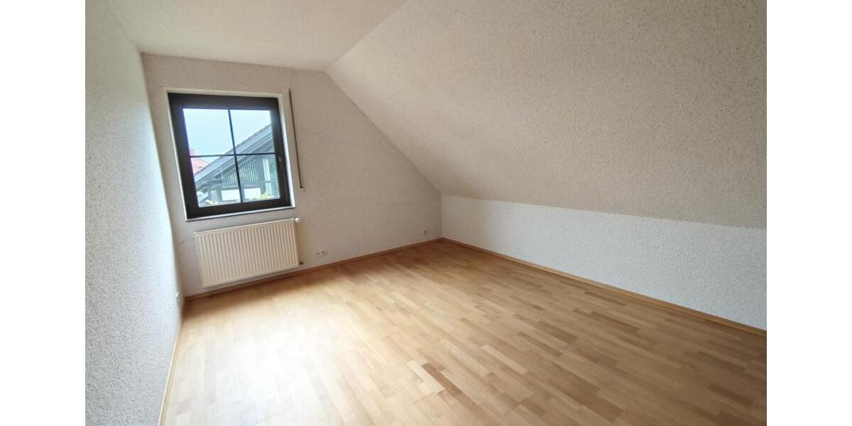 Einfamilienhaus Laatzen - 4 Zimmer, 150 m&sup2;, 1.700&euro; | Angebot:26582094
