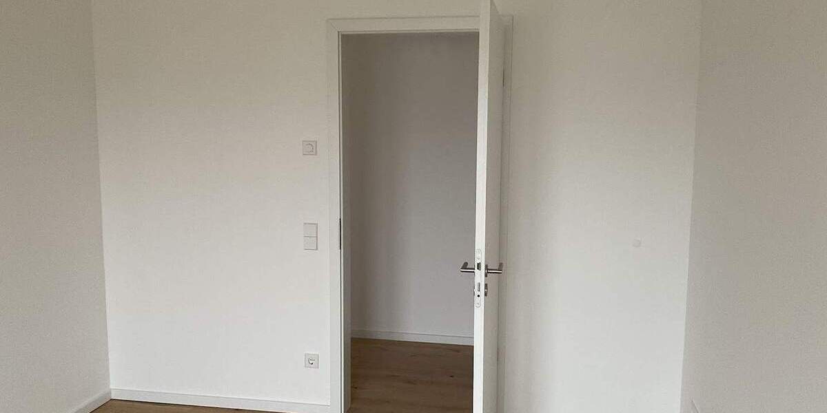 Etagenwohnung Hannover Döhren - 3 Zimmer, 124 m&sup2;, 1.800&euro; | Angebot:25665154