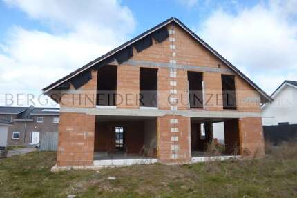 Haus Ilsede - 8 Zimmer, 248 m&sup2;, 158.000&euro; | Angebot:24371118